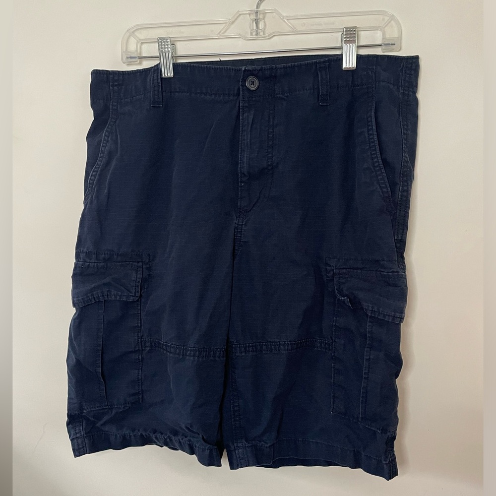 Old Navy Men’s Blue Cargo Shorts - Size 32